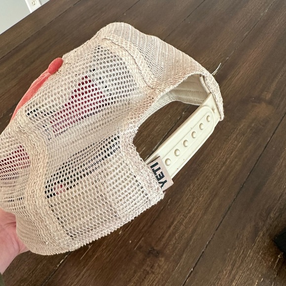 Yeti hat - Picture 8 of 10